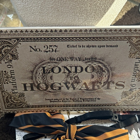 NWT Harry Potter Themed Gift Set - Picture 7 of 8